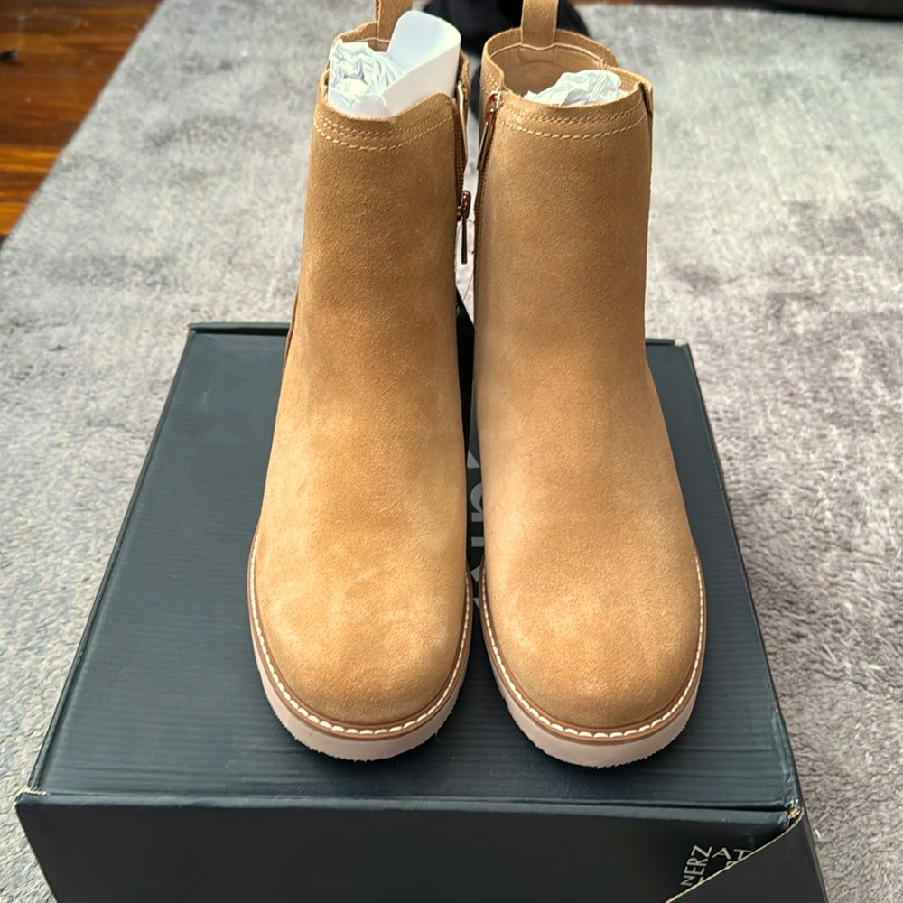 Naturalizer boots in Caramel